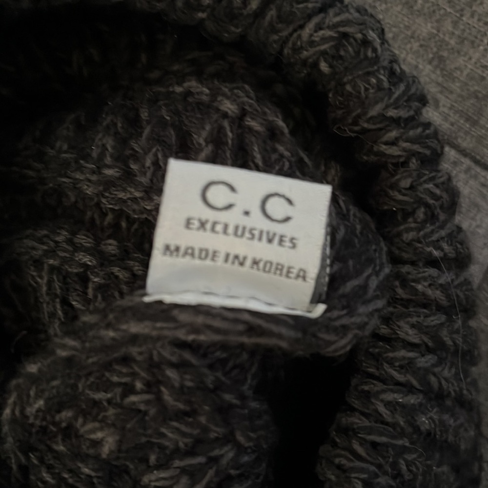 NWT C.C. | Knit beanie | Black/Charcoal | One Size - Picture 6 of 7
